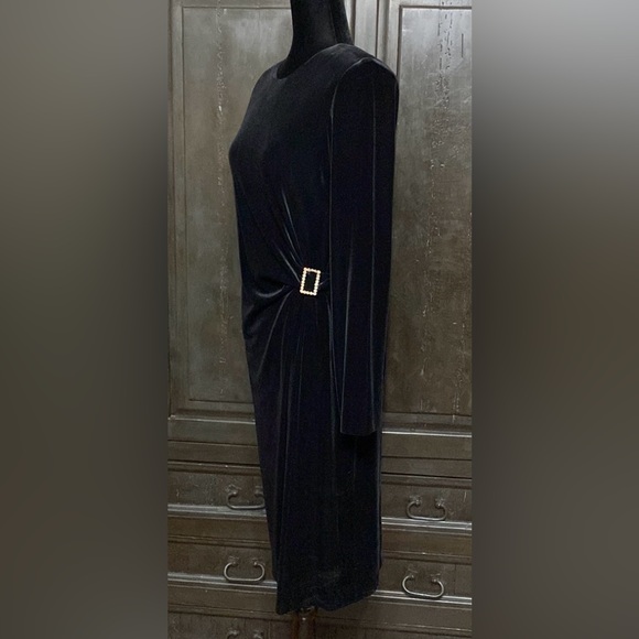 David Warren blk velvet dress w/rhinestone buckle- Size Medium - Picture 2 of 11